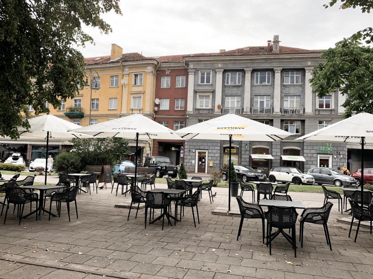 Old Town Home Of Evil Dog Vilnius Bagian luar foto